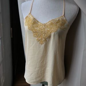 ⭐️ EUC • Express • Embroidered neckline tank